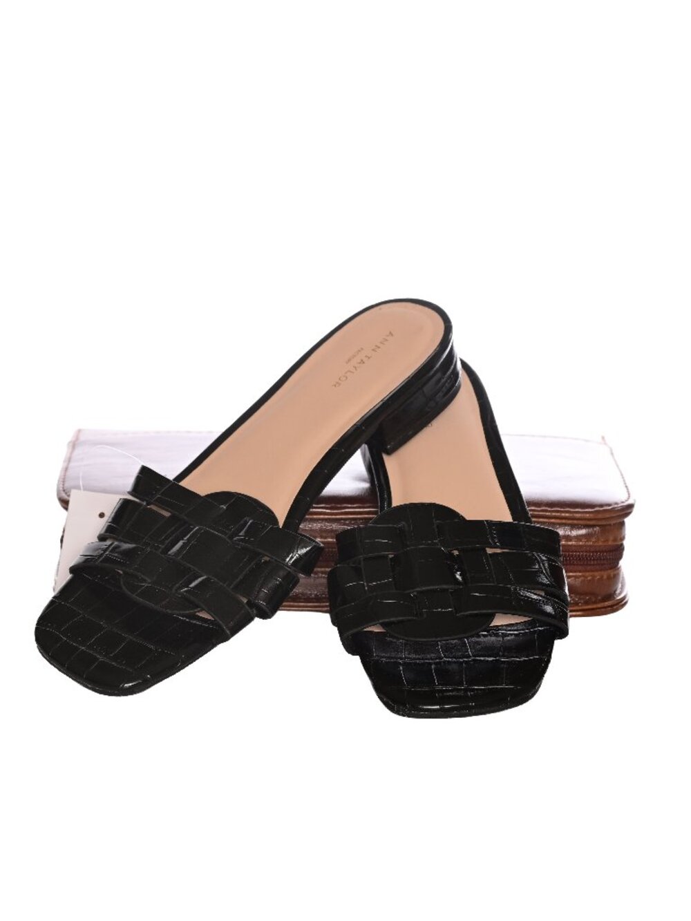 ANN TAYLOR Black Patent Crocodile-embossed Slip on Flat - Mule- Sandal Size 8 - Picture 2 of 8